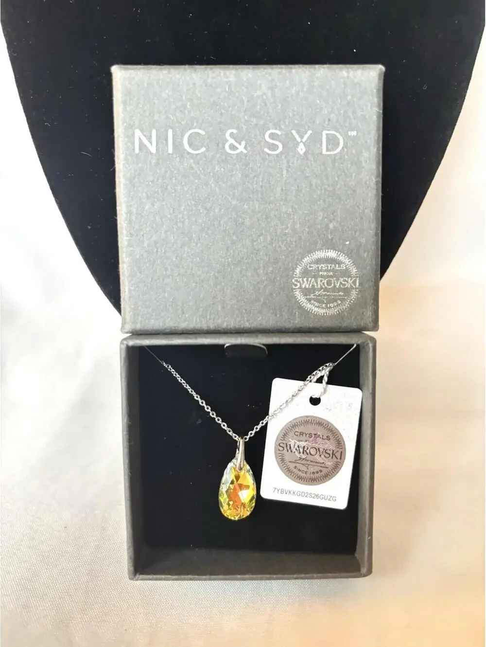 Nic & Syd Swarovski Crystal Necklace Elegant Jewelry with Authenticity Code Gift
